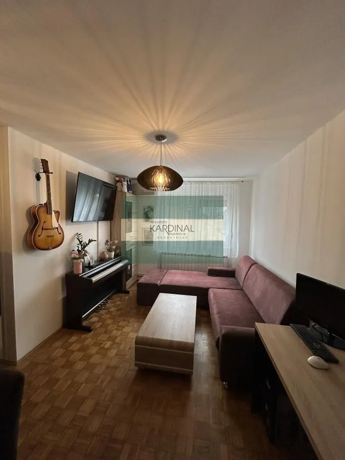 Prodaja, dvosoban stan, 43m², Adamovićevo Naselje, Novi Sad Sve Podlokacije