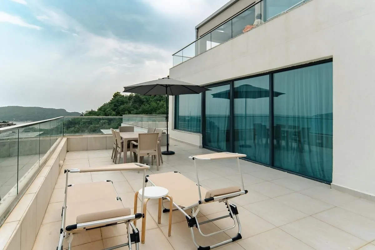 Prodaja, trosoban stan, 234m², Bečići, Budva