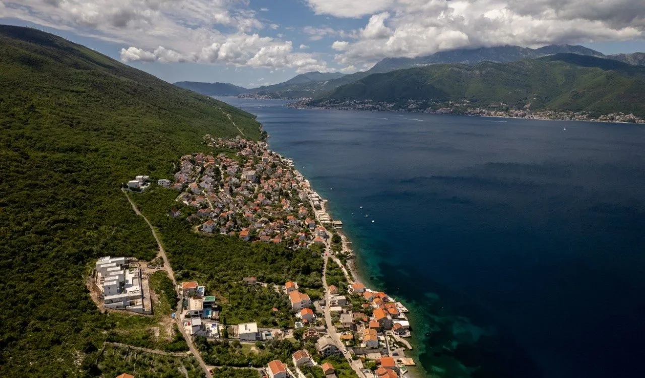 Prodaja, kuća, 328m², Krašići, Tivat