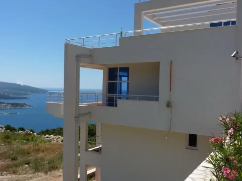 Kuća in Dobra Voda