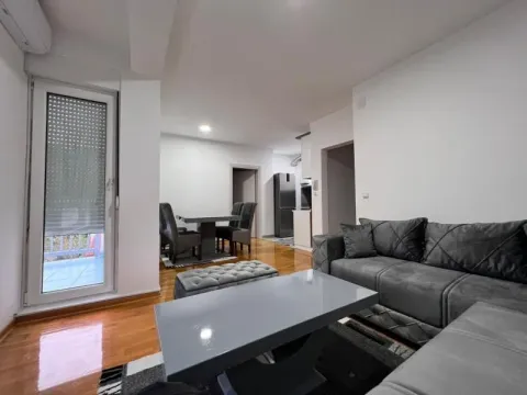 Izdavanje, dvosoban stan, 55m², Karaburma, Palilula Sve Podlokacije - image 5