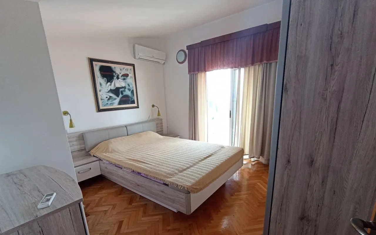 Izdavanje, kuća, 100m², Dobra Voda, Budva