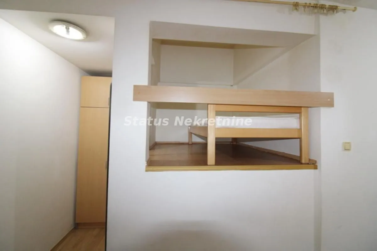 Rent, studio apartment, 27m², Bulevar Oslobodjenja, Novi Sad Sve Podlokacije