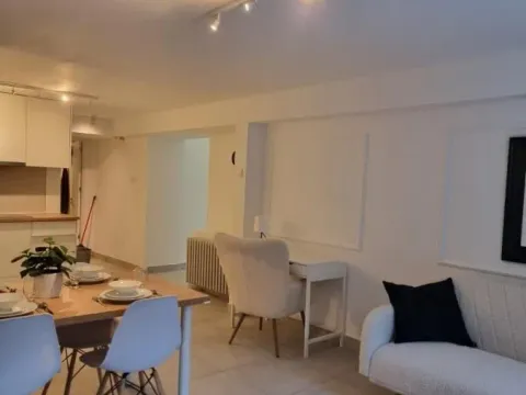 Prodaja, dvosoban stan, 61m², Centar, Novi Sad - image 2