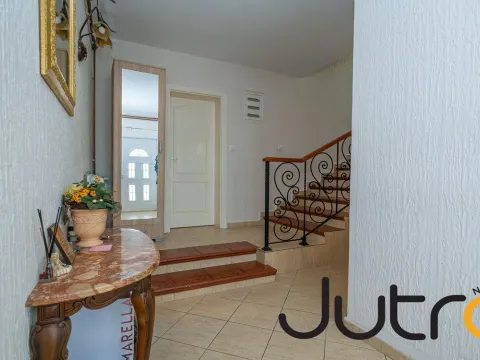 Rent, house, 250m², Donja Gorica, Podgorica - image 8