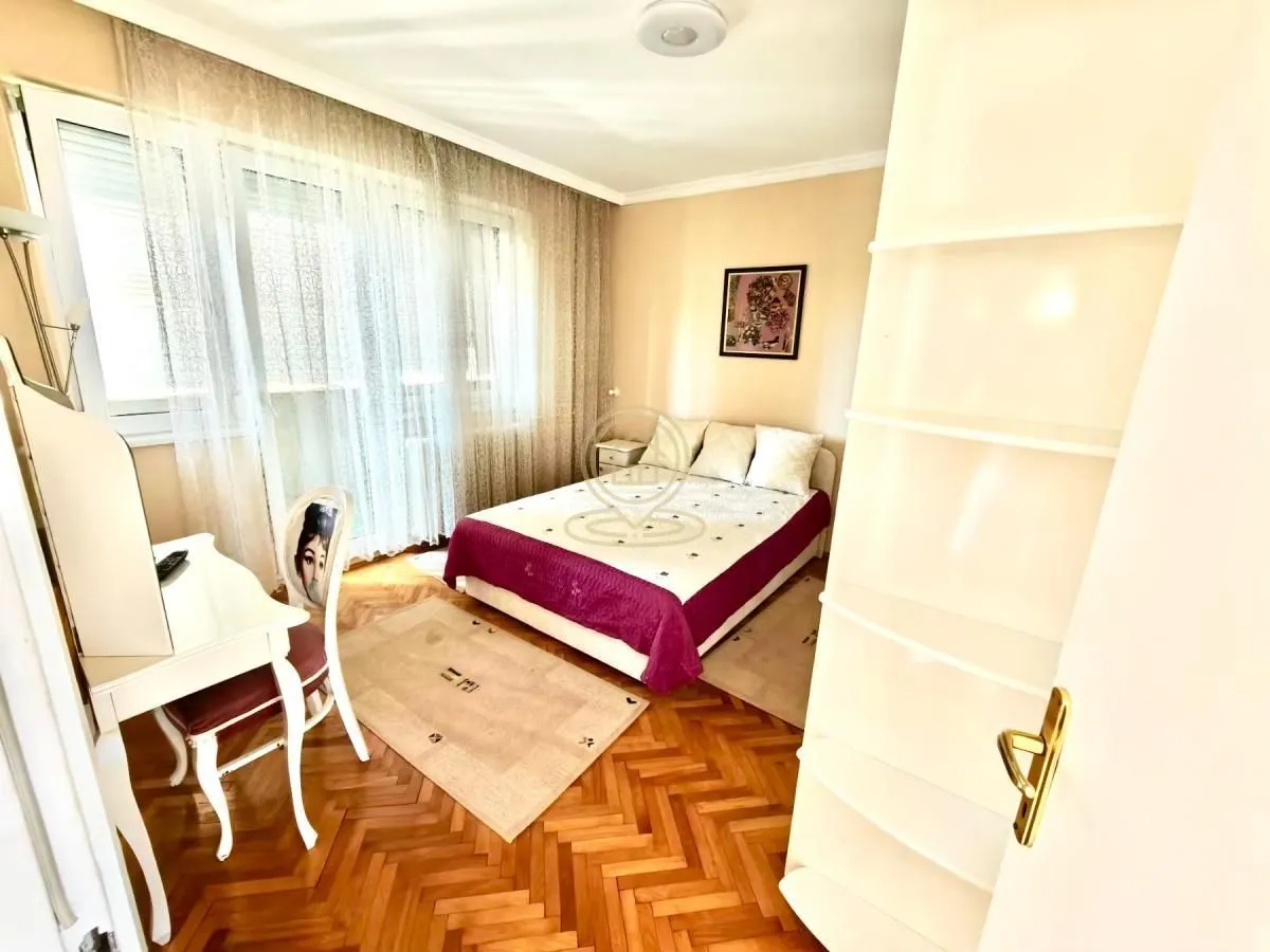 Izdavanje, dvosoban stan, 76m², Medijana, Niš