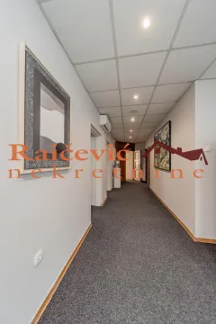 Izdavanje, poslovni prostor, 315m², Banovo Brdo, Beograd - image 11