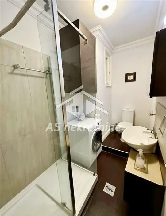 Izdavanje, dvosoban stan, 64m², Savski Venac, Beograd
