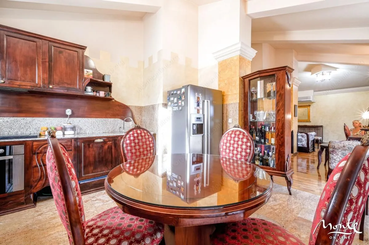 Sale, four bedroom apartment, 179m², Budva, Crna Gora