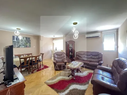 Rent, two bedroom apartment, 78m², Blok 5, Podgorica - image 3
