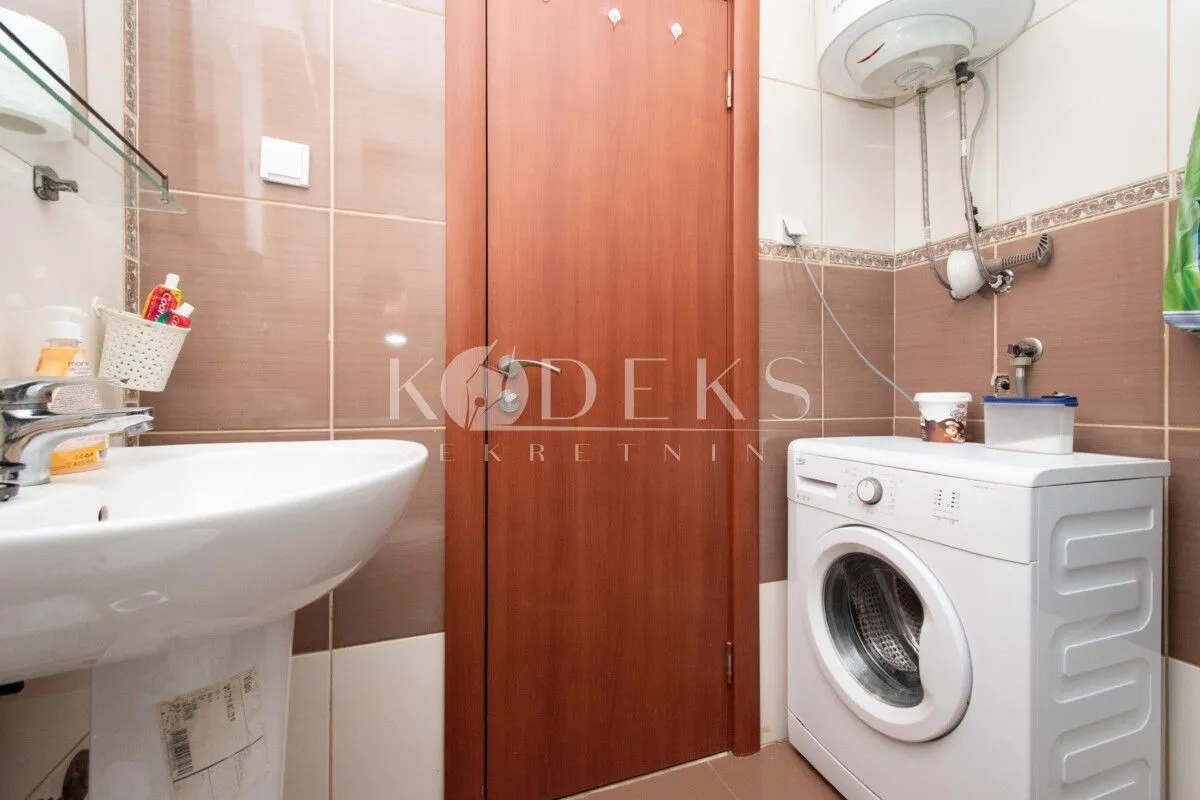 Rent, three bedroom apartment, 87m², 1 maj, Podgorica