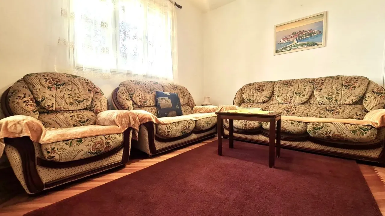 Izdavanje, dvosoban stan, 60m², Tološi, Podgorica