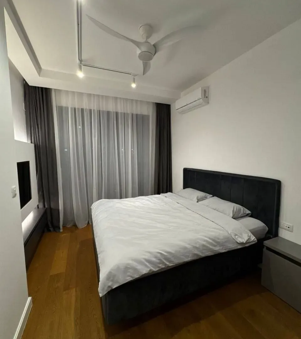 Prodaja, dvosoban stan, 77m², Centar, Bar