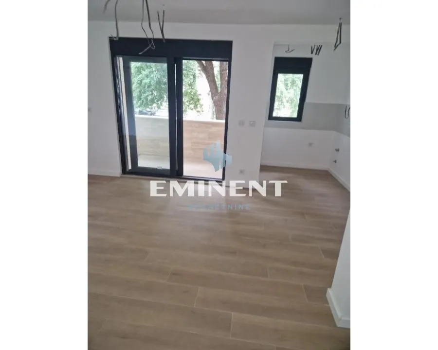 Prodaja, dvosoban stan, 63m², Zemun Kalvarija, Zemun Sve Podlokacije