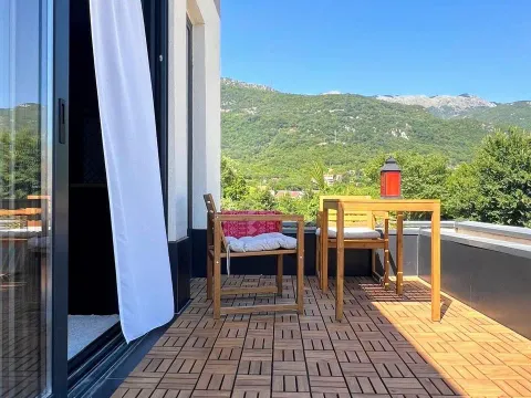 Kuća in Lastva Grbaljska