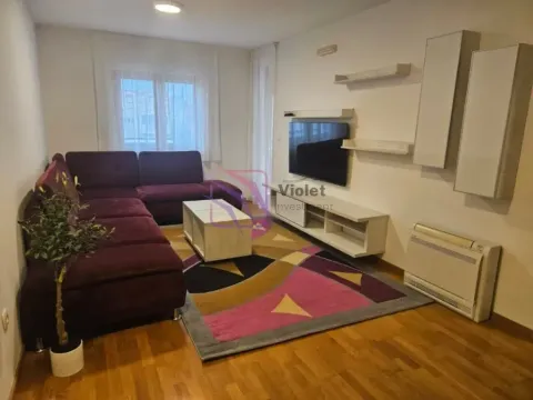 Stan in Tološka šuma