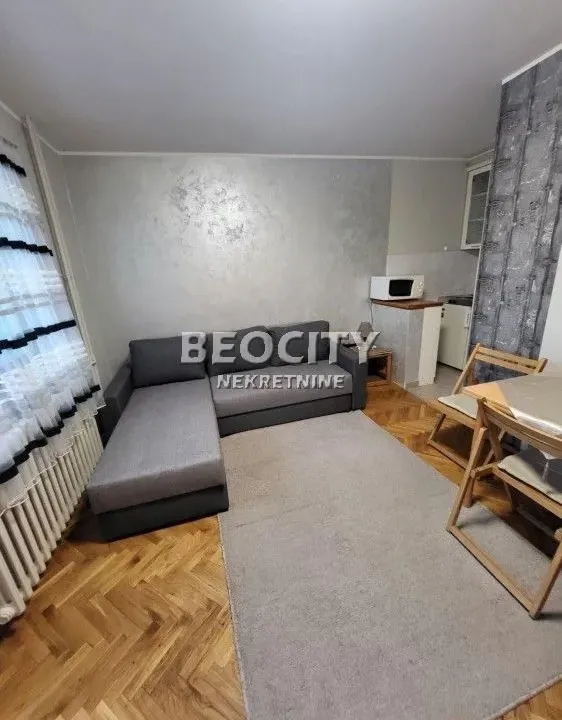 Izdavanje, stan, 30m², Centar, Novi Sad