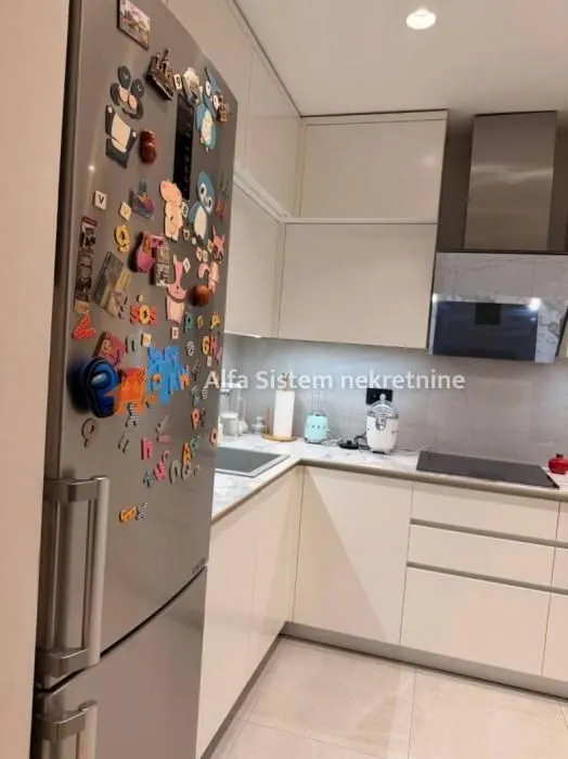 Rent, four bedroom apartment, 103m², Stari Grad, Beograd