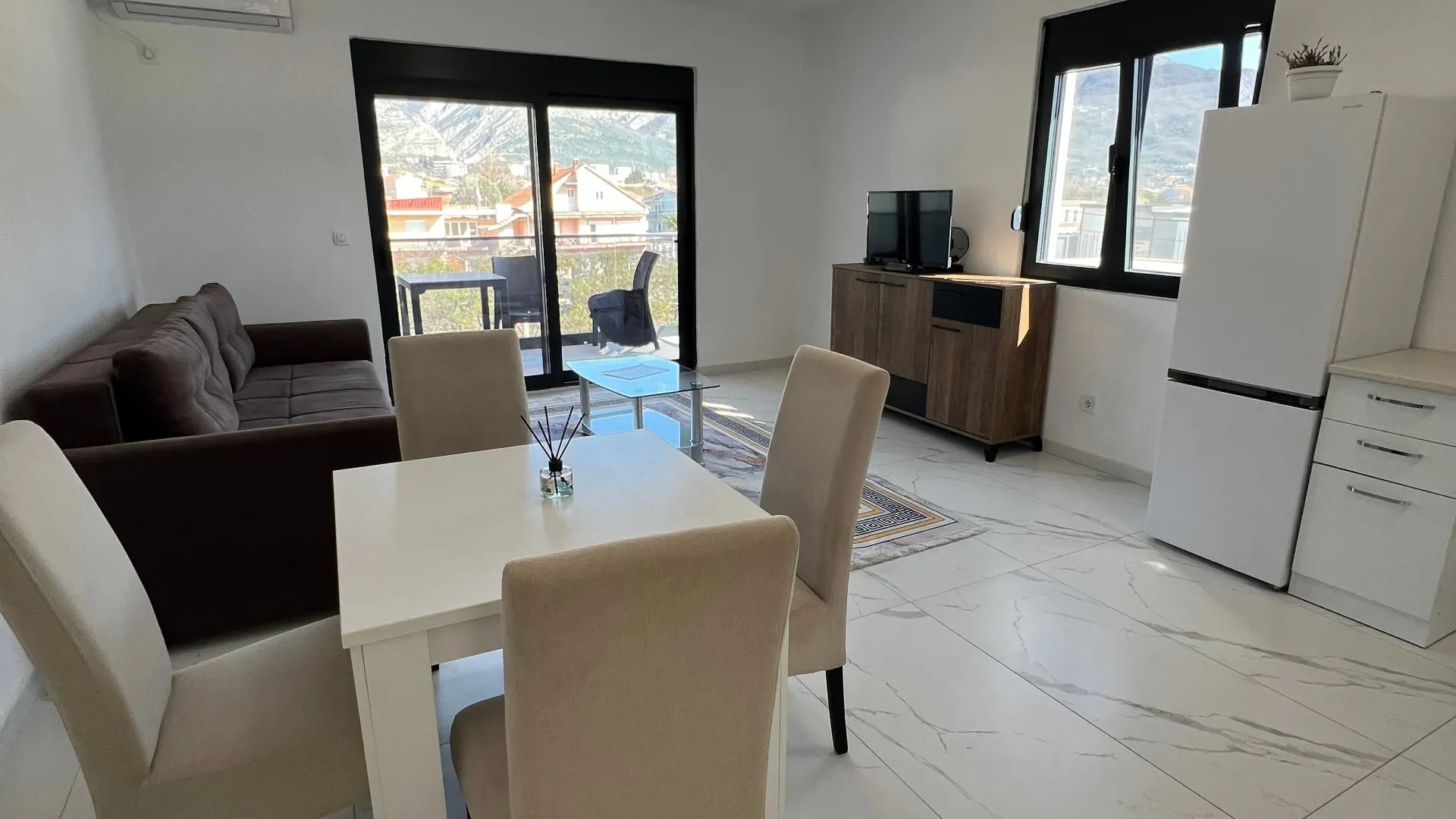 Rent, two bedroom apartment, 75m², Polje, Bar