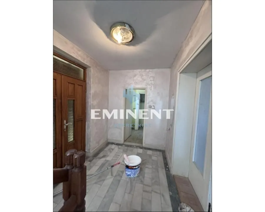Sale, house, 265m², Voždovac Sve Podlokacije, Beograd
