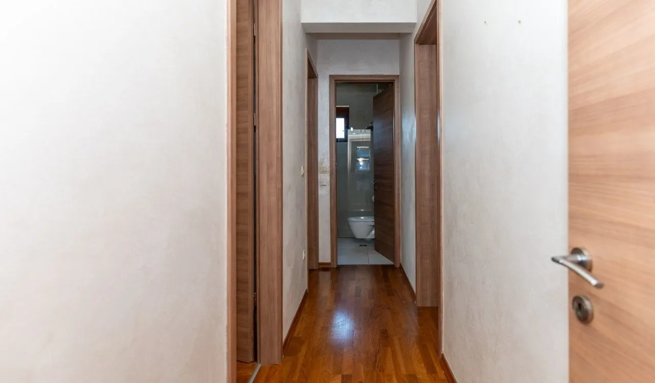 Izdavanje, trosoban stan, 86m², Stara Varoš, Podgorica