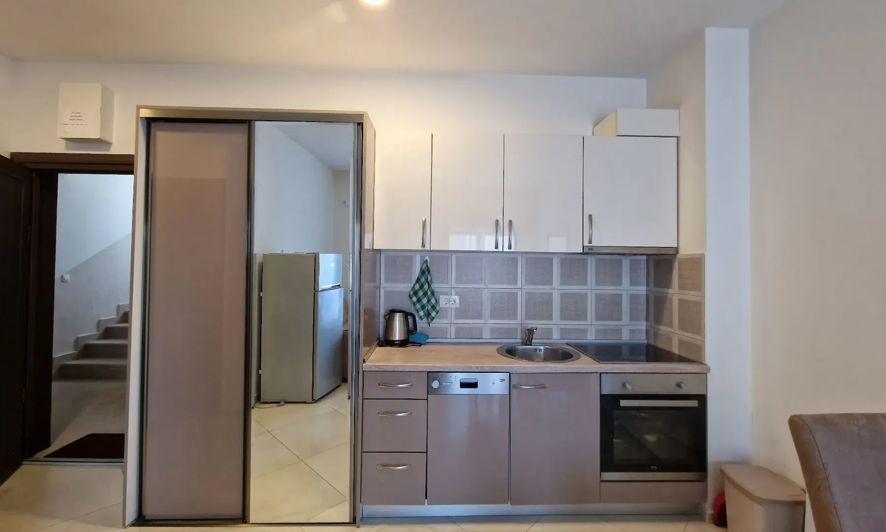Rent, one bedroom apartment, 45m², Bečići, Budva