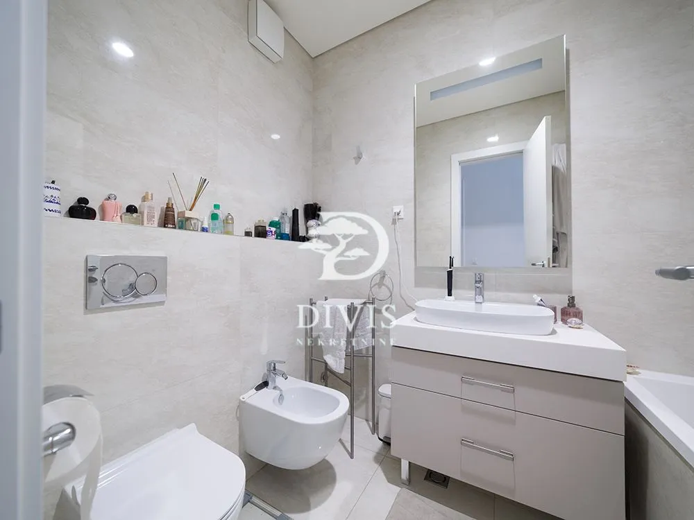 Prodaja, četvorosoban stan, 107m², Savski Venac, Beograd