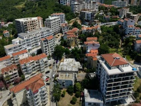 Sale, one bedroom apartment, 43m², Bečići, Budva - image 25
