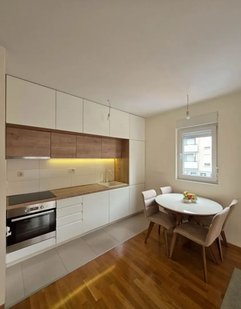 Izdavanje, dvosoban stan, 53m², Zabjelo, Podgorica