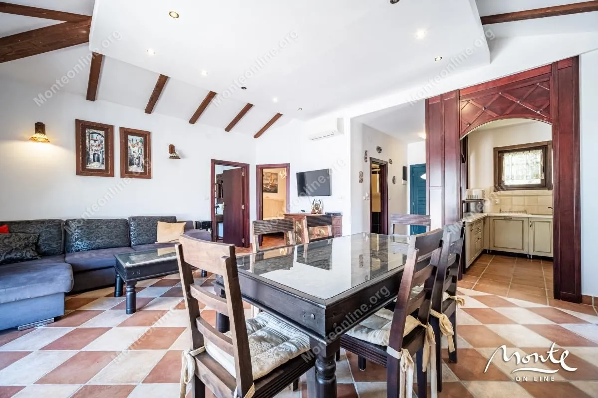 Prodaja, dvosoban stan, 92m², Kostanjica, Kotor
