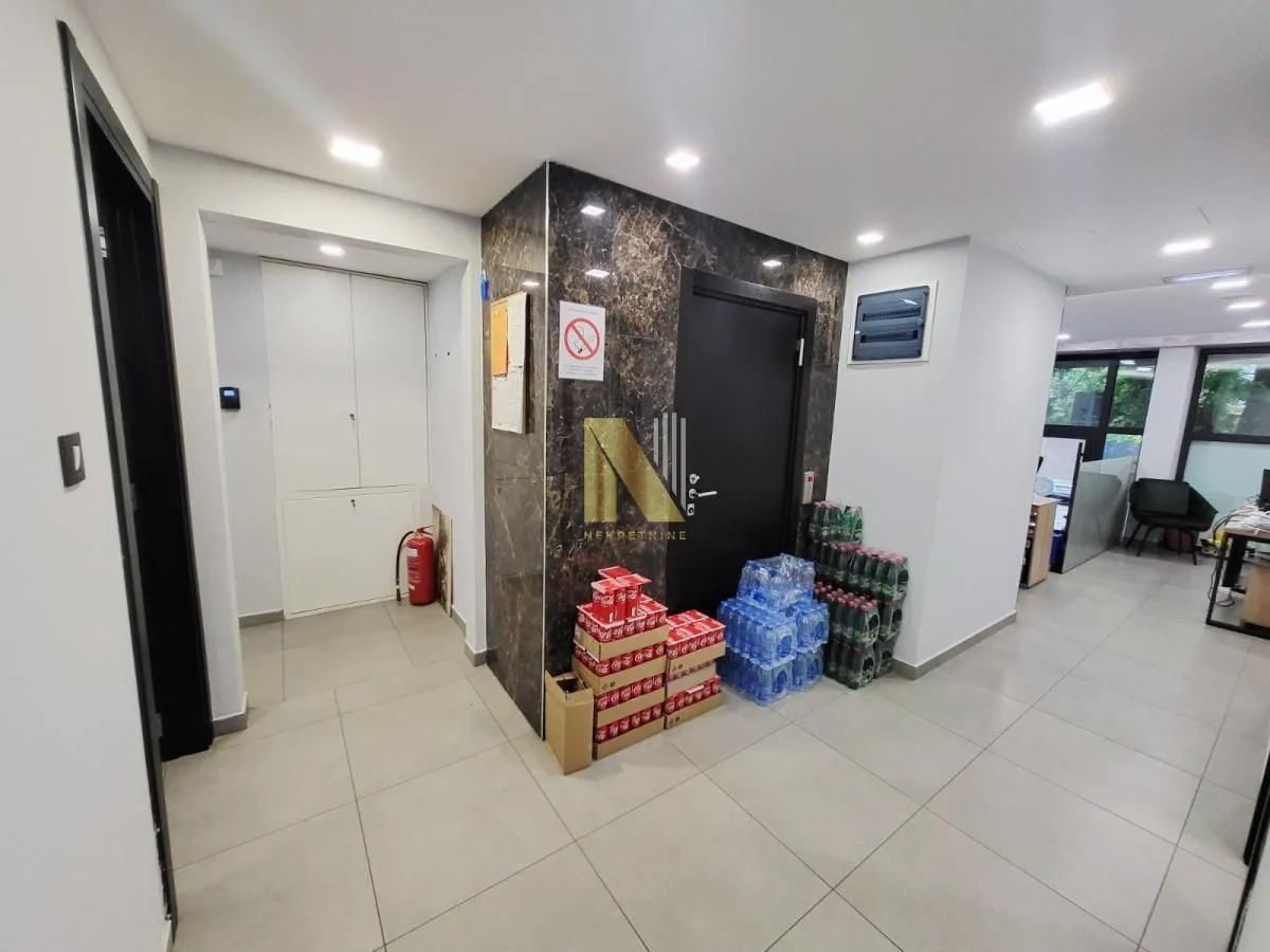 Sale, office space, 207m², Sajmište, Novi Sad