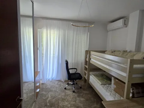 Rent, three bedroom apartment, 185m², Gorica C, Podgorica - image 14