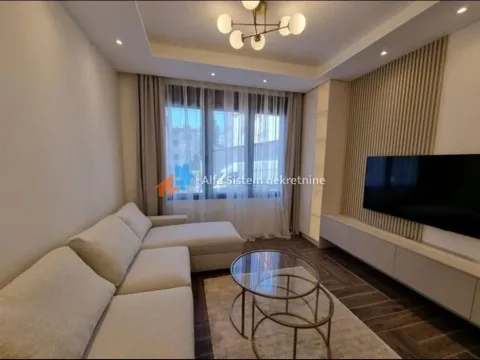 Rent, apartment, 40m², Južni Bulevar, Vračar Sve Podlokacije - image 1