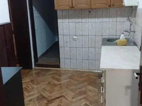 Izdavanje, kuća, 135m², Centar, Novi Sad - image 7