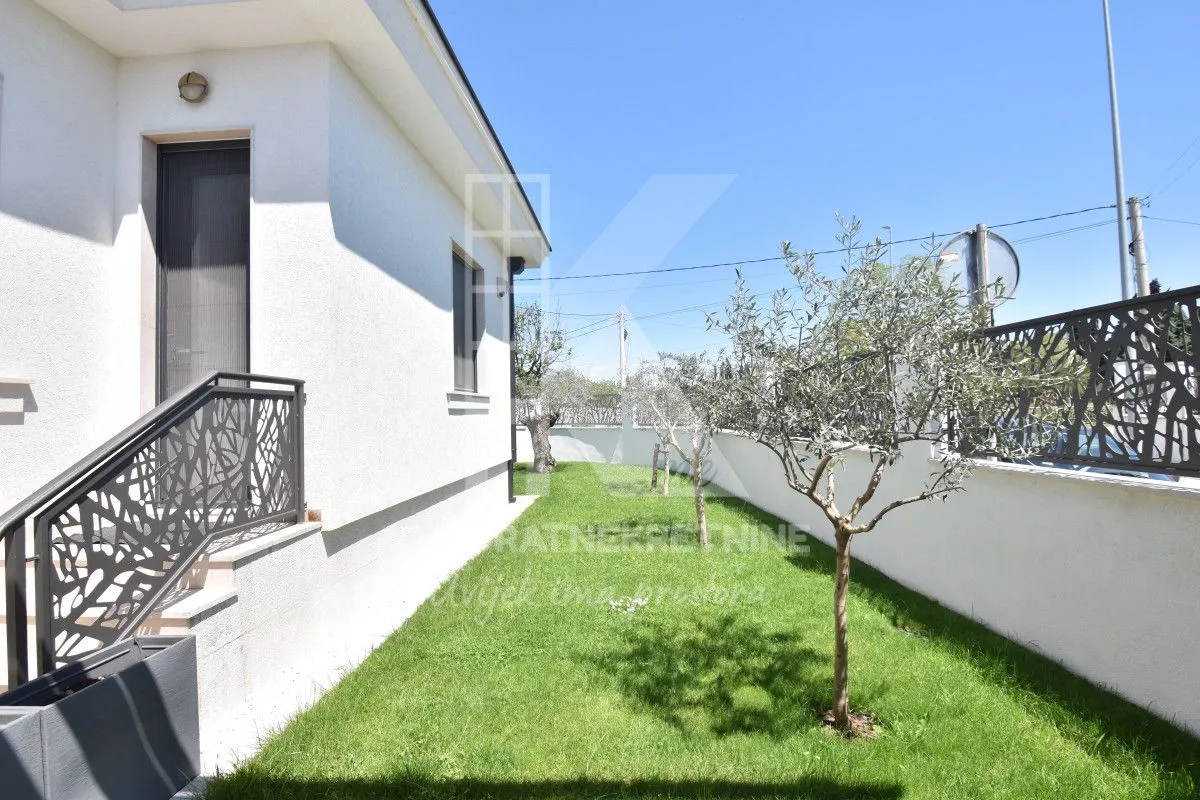 Sale, house, 170m², Gornja Gorica, Podgorica