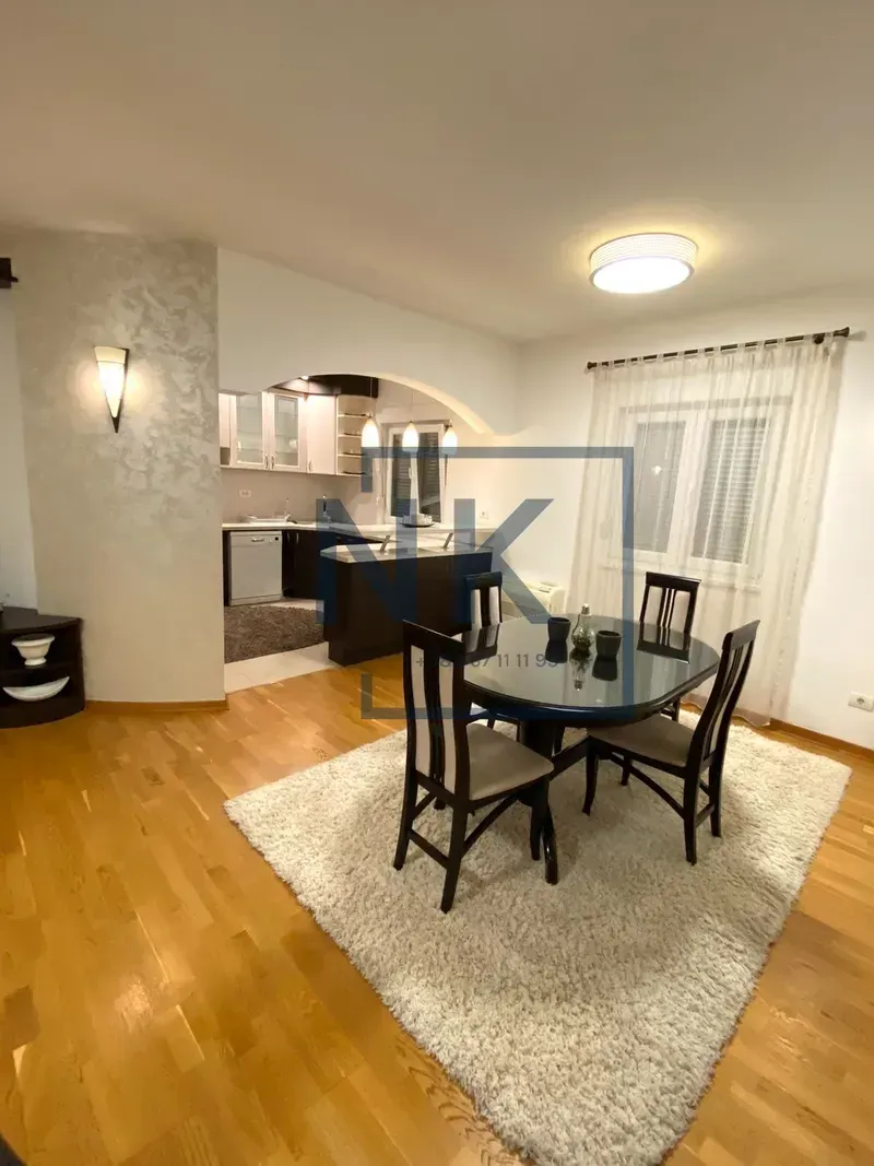 Izdavanje, trosoban stan, 120m², City Kvart, Podgorica