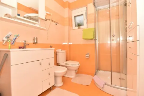 Rent, house, 175m², Vranići, Podgorica - image 8