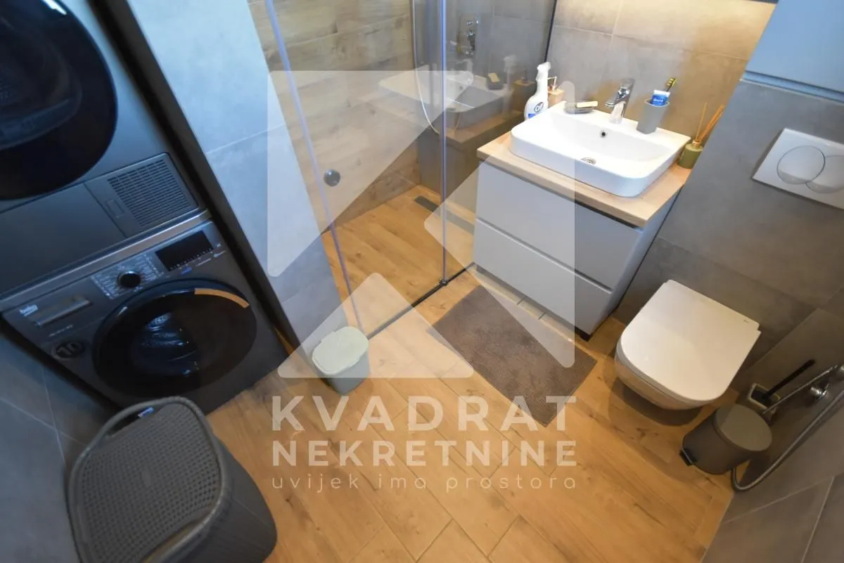 Izdavanje, dvosoban stan, 120m², Centar, Podgorica