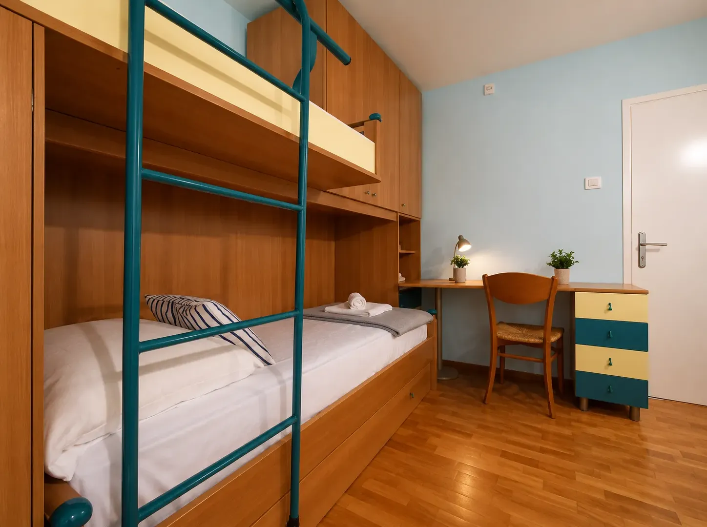 Rent, two bedroom apartment, 100m², Centar, Budva