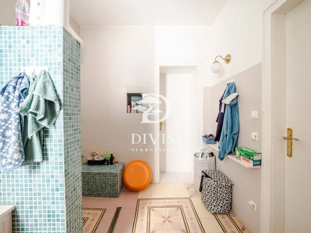 Prodaja, trosoban stan, 72m², Obilićev Venac, Beograd