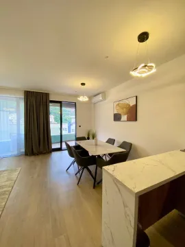 Rent, two bedroom apartment, 81m², Rafailovići, Budva - image 5