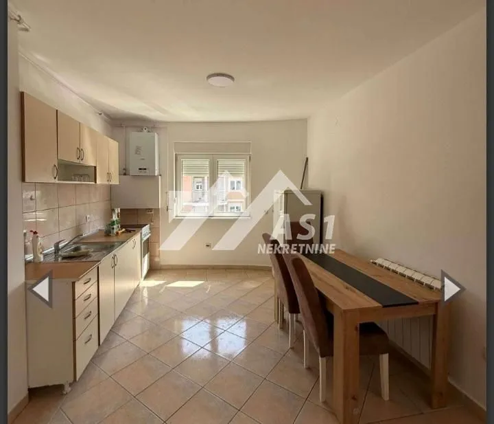 Izdavanje, četvorosoban stan, 95m², Veternik, Novi Sad Sve Podlokacije