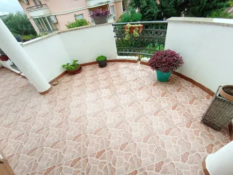 Izdavanje, kuća, 300m², Gorica C, Podgorica - image 22