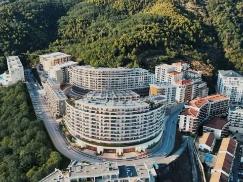 Sale, one bedroom apartment, 46m², Bečići, Budva - image 1