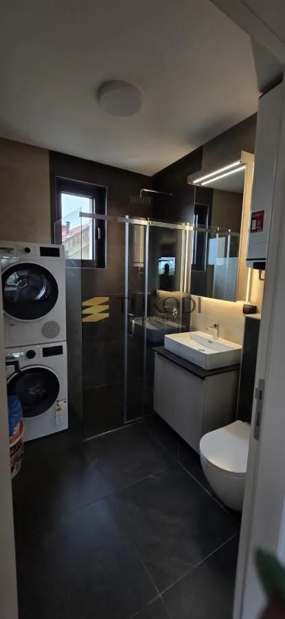 Izdavanje, trosoban stan, 82m², Olimp, Zvezdara Sve Podlokacije