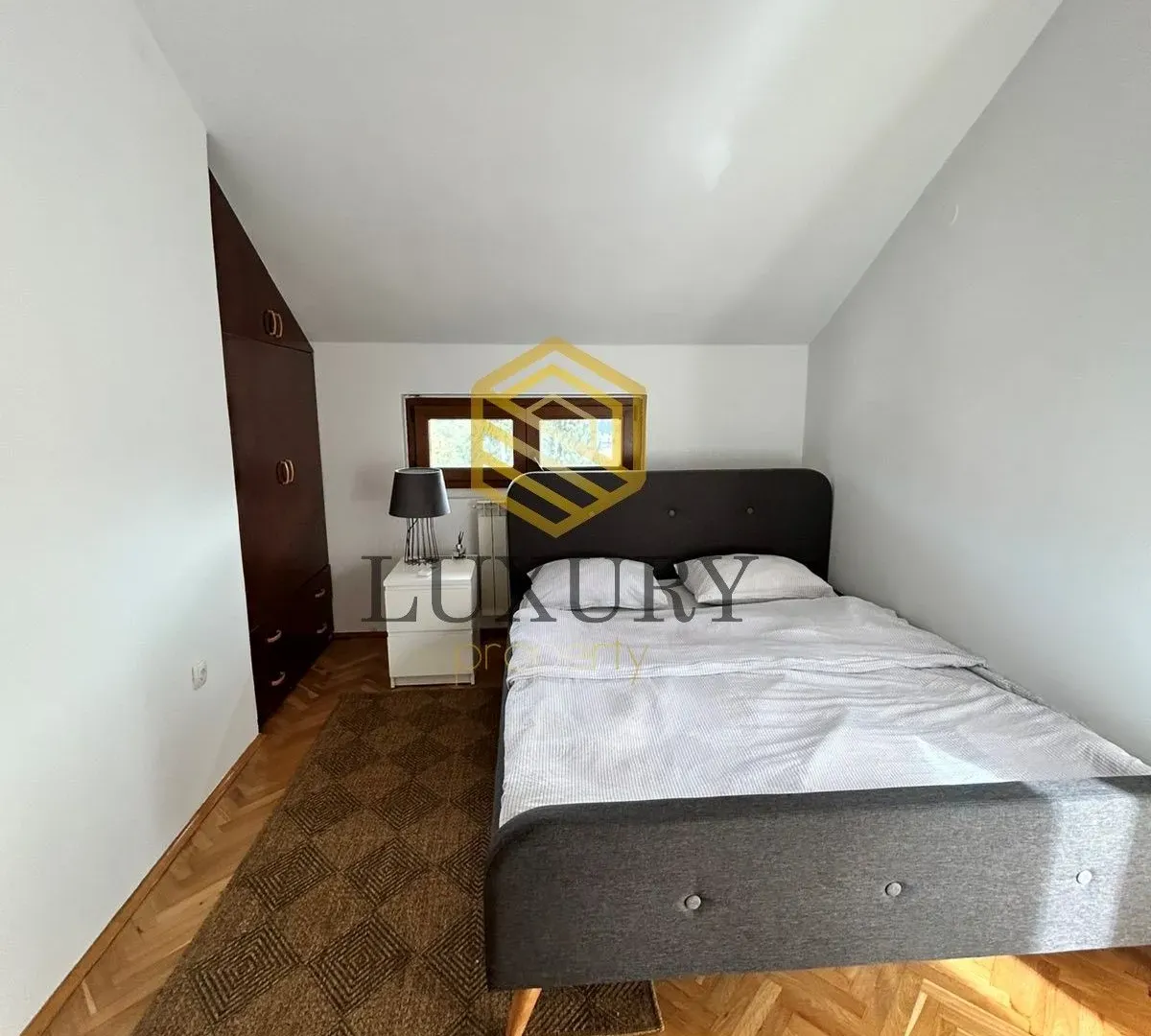 Rent, house, 280m², Gorica C, Podgorica