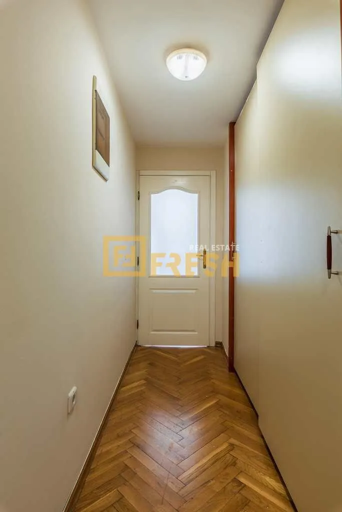 Rent, house, 370m², Zabjelo, Podgorica