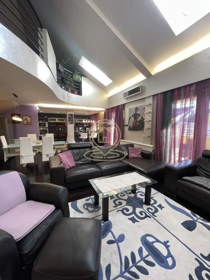 Izdavanje, stan, 310m², Grbavica, Novi Sad Sve Podlokacije