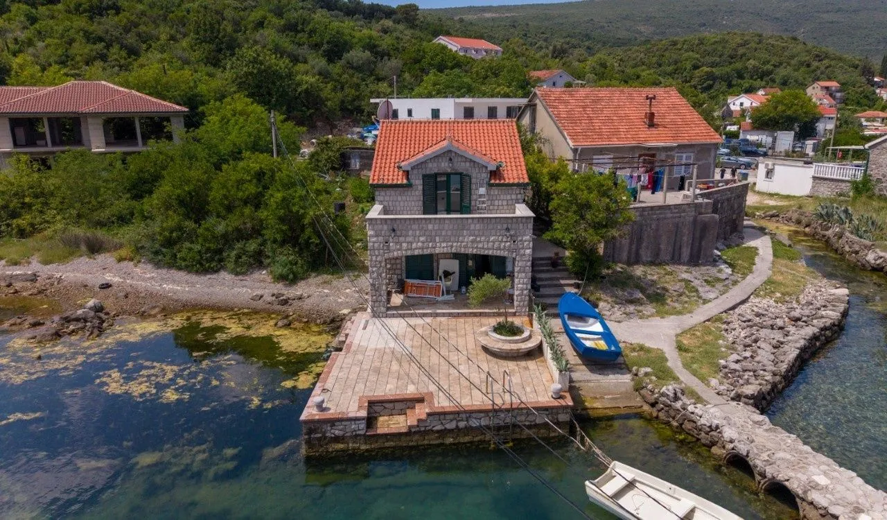 Prodaja, kuća, 121m², Tivat, Crna Gora