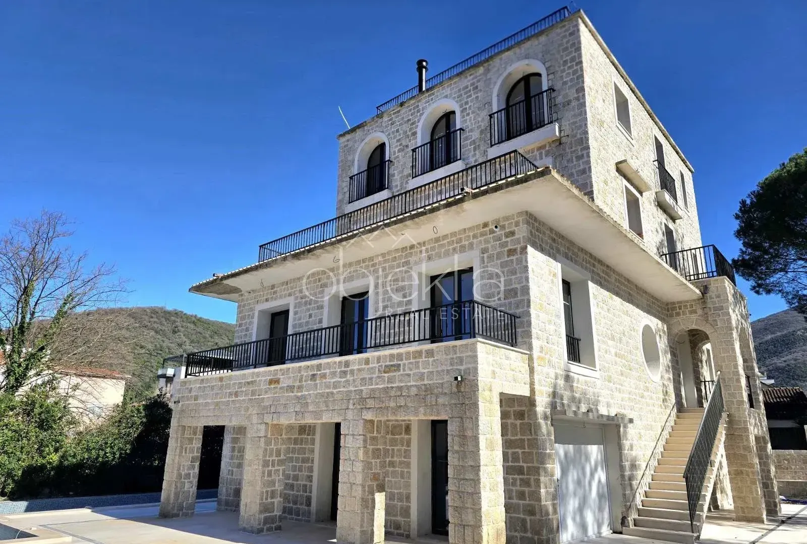 Prodaja, kuća, 374m², Tivat, Crna Gora